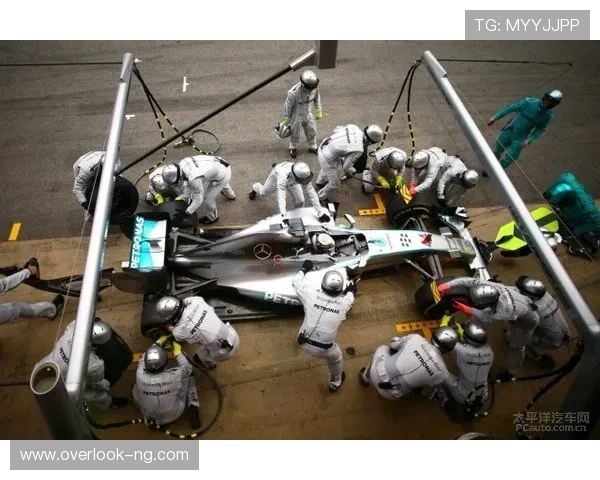 F1赛季新动态：顶级车队争夺激烈 引擎技术革新助力赛道成绩提升