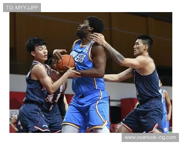 中国篮球队夺冠背后揭秘：球员默契配合与教练战术调整成关键