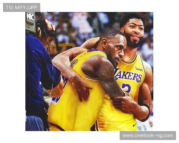 湖人队新赛季目标明确 詹姆斯与浓眉重铸冠军梦想